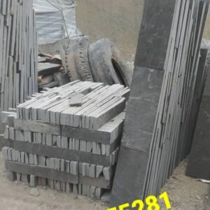 اجرای سنگ درپوش پله از سنگ لاشه کف حیاط